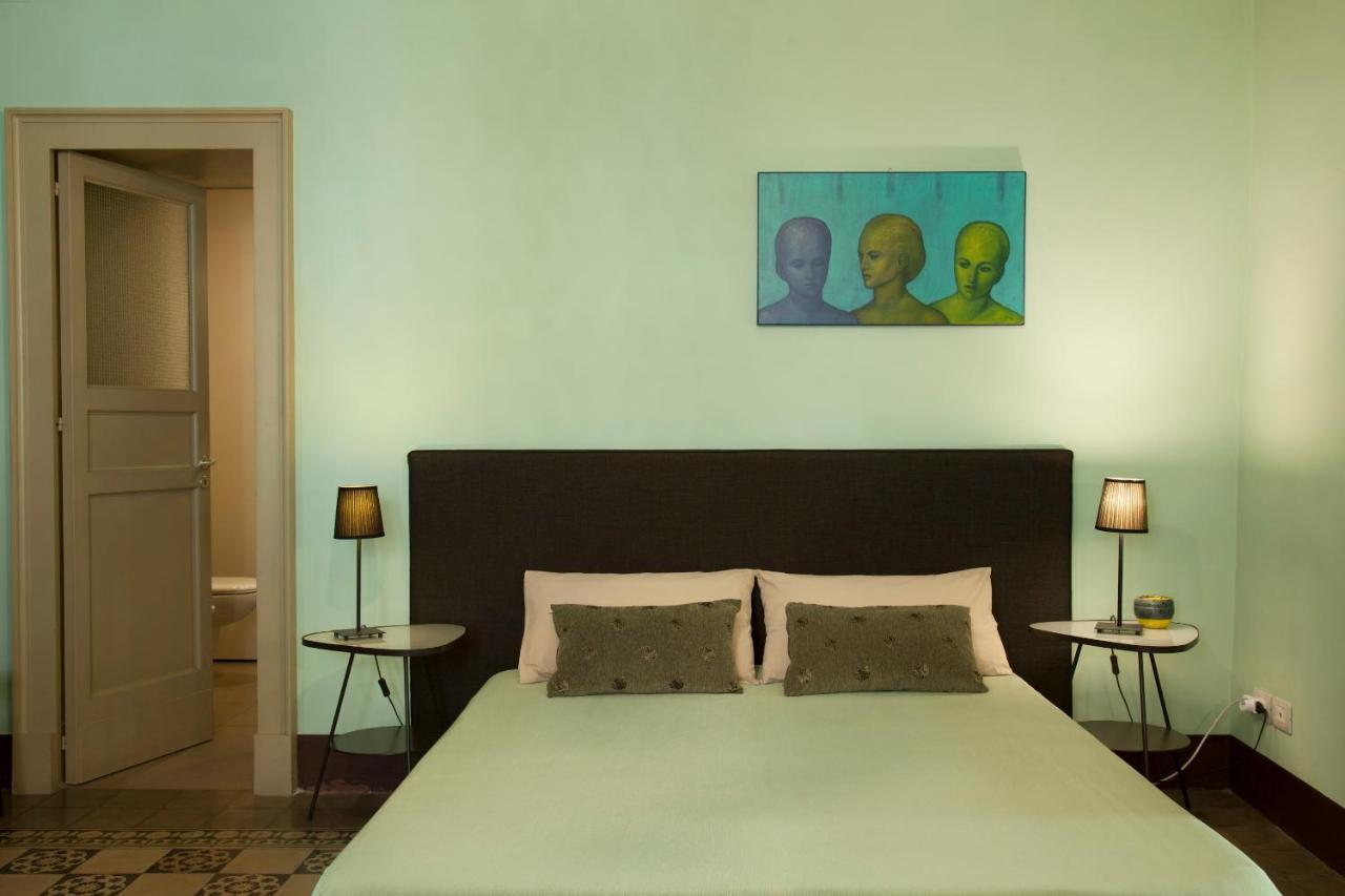 Tre Vie Apartment Con Terrazzo Giardino Pensile Catania Luaran gambar