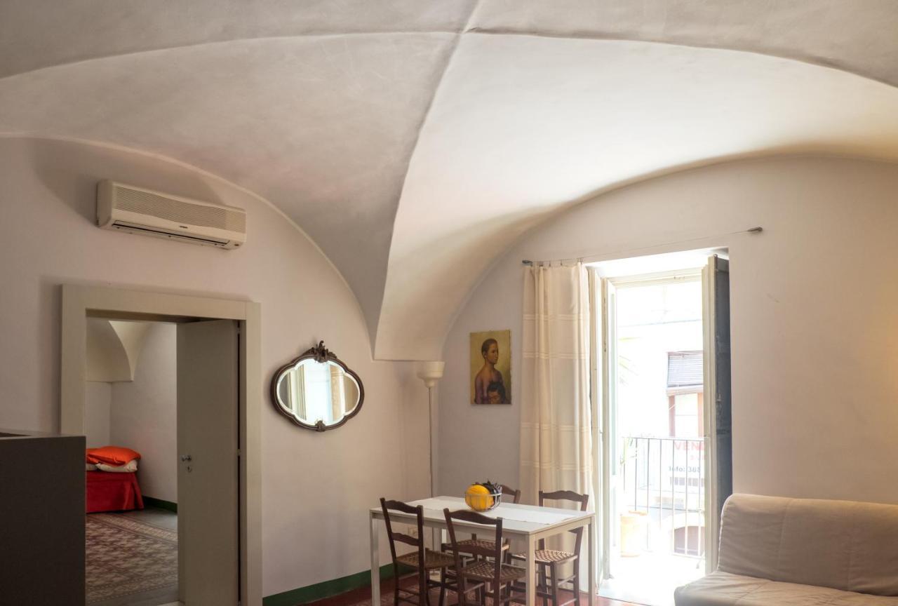 Tre Vie Apartment Con Terrazzo Giardino Pensile Catania Luaran gambar