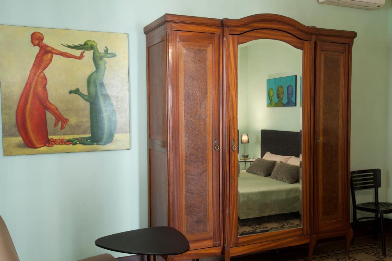 Tre Vie Apartment Con Terrazzo Giardino Pensile Catania Luaran gambar